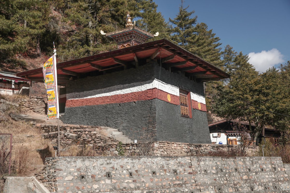 In Dumchu valley in Haa stand two sacred temples, Lhakang Karpo and Lhakhang Narpo. Legend has it that in the 7th century, the Tibetan king Songtsen Gampo crafted 108 monasteries in one day.