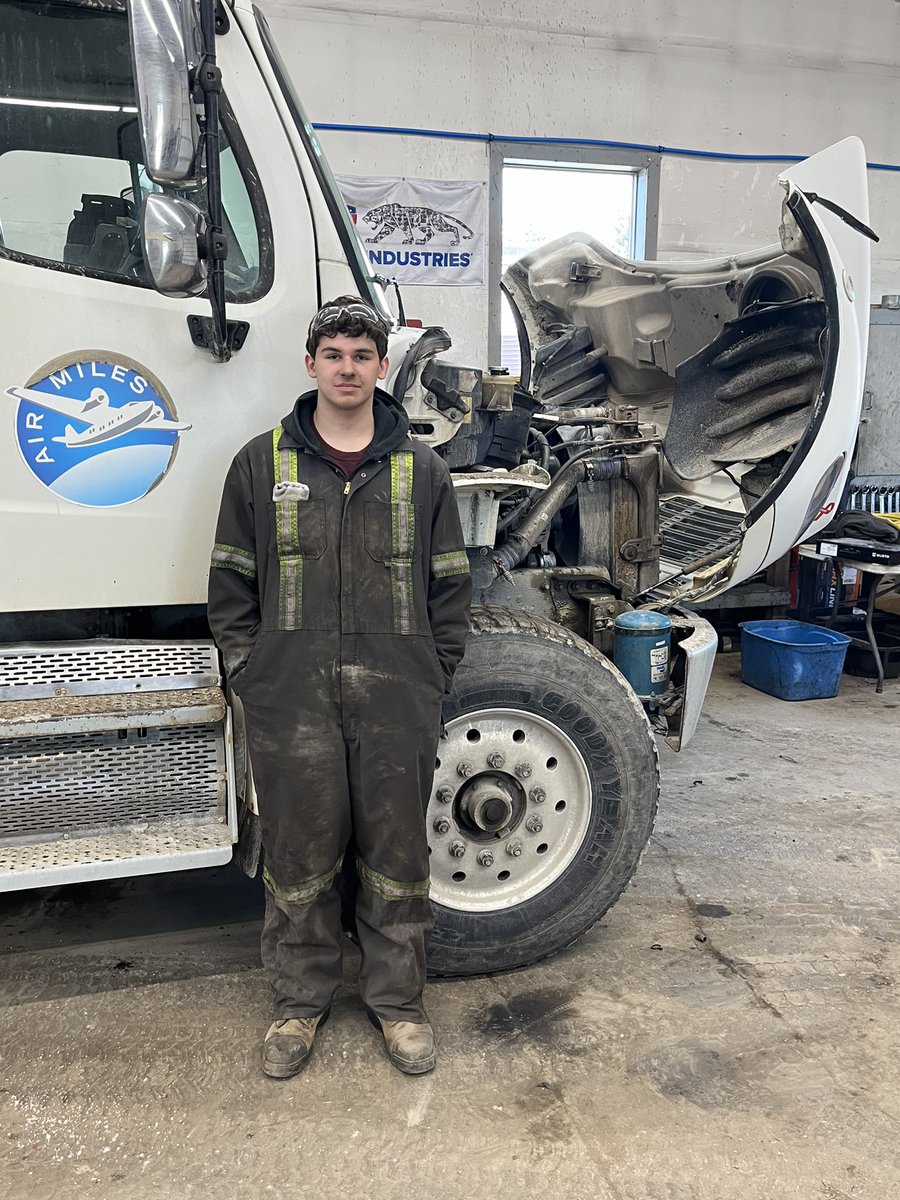 SAERC_Official's tweet photo. Busy day of work placements at SAERC! Mitch is excelling at Mac Motors, Cole's making waves at Beaton Mechanical, and three students are acing their pre-placement assessment at Mulgrave Machine Works. #SAERC #WorkPlacements #SuccessStories https://t.co/vDemM0yHJX