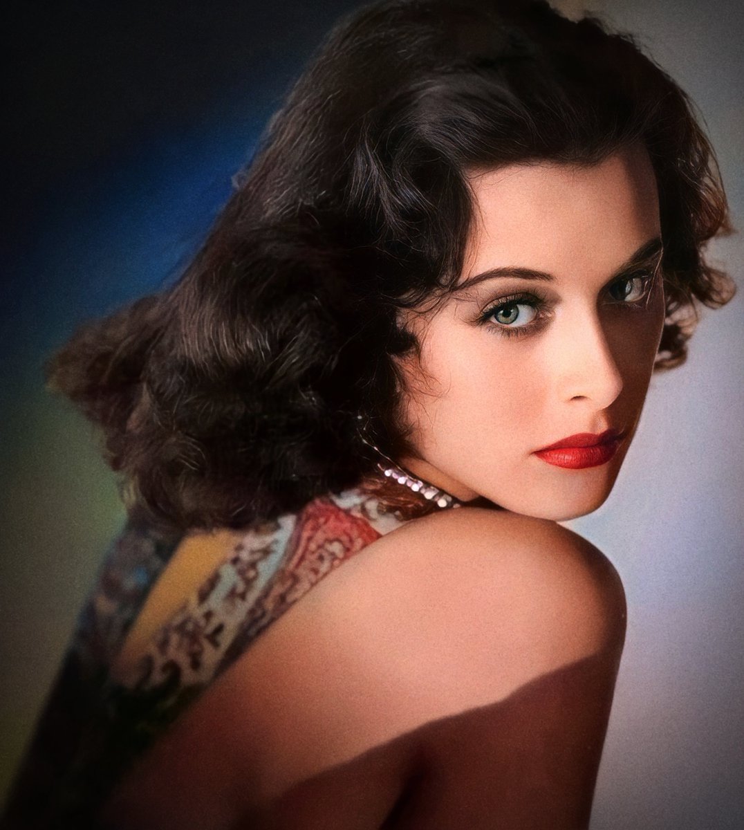 Brains and beauty collide in one photo. Hedy Lamarr, the epitome of genius glam.