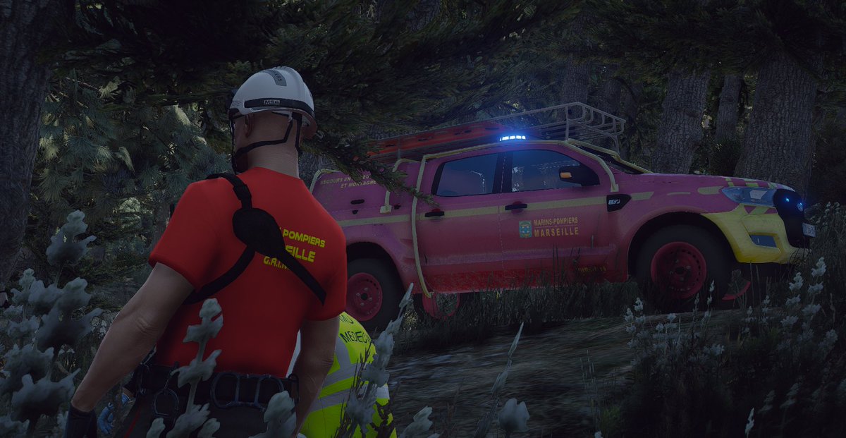 [#mondaymotivation]

En route vers de nouvelles aventures !
Cette semaine, l'équipe du GRIMP des Studios DCPJ interviennent en pleine montagne avec l'équipe du SAMU 13. 🩺 

#StudiosDCPJ #Simulation