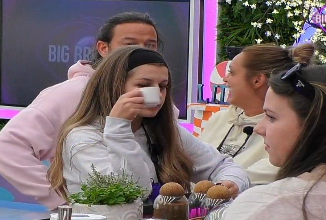 ViolenciaViole3's tweet image. #Sammo #Momosa VIVE! Shipp de milhões! 🥹 Amor à primeira vista! Pais queremos mais momentos destes 😭 Ficamos frágeis 🤏 Lindos! Portugal rendido! ✈️
#bbtvi