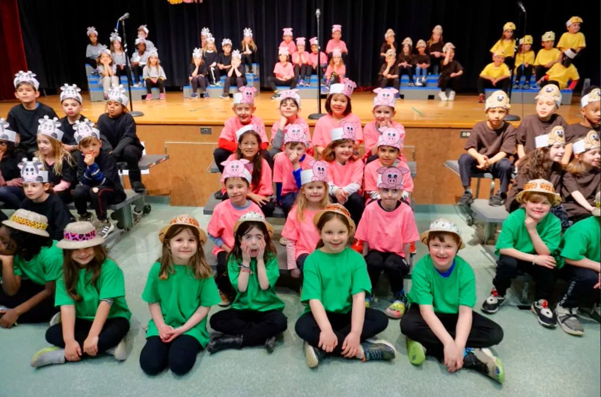 Gladwyne Elementary School 1st graders took centerstage during a fun-filled performance of Wackadoo Zoo - a musical about a cast of happy animals, who all make the wrong sounds! The animals and the audience learned about acceptance, being true to yourself and being unique!