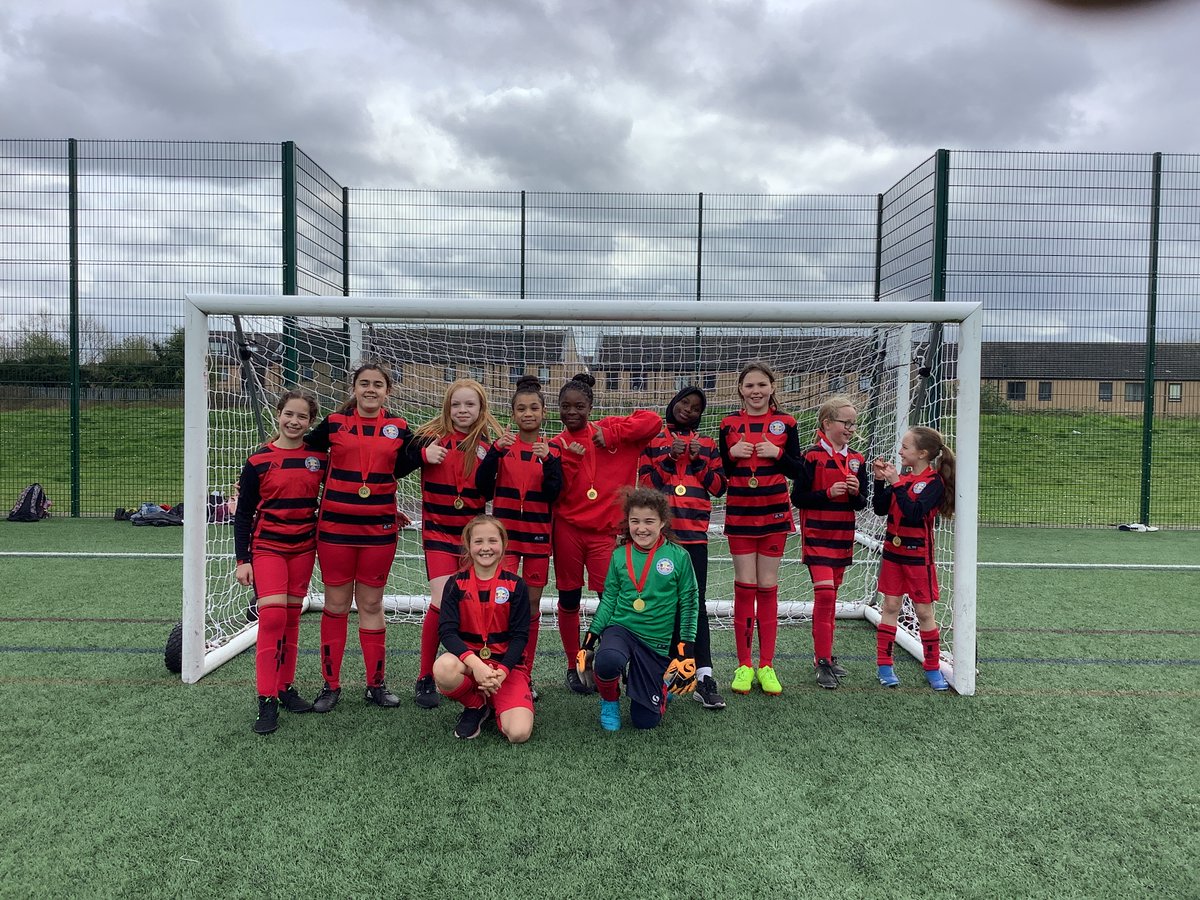 St John Fisher channelled their Inner Greece 2004 at the Oxford Open 7s Girls Football Finals today, winning both the semi-final and final on penalties after immense defensive displays. Thanks to @CityThameSGO @Oxfordshire_SFA for a fabulous tournament at TOA.