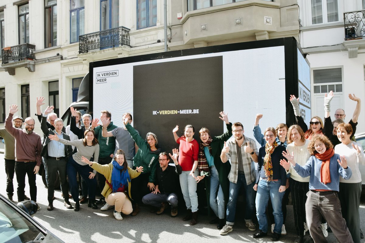 Vliegende start voor de gloednieuwe campagne 'Ik Verdien Meer' van de milieubeweging. Laat politici weten dat we niet stilzwijgend toekijken hoe belastinggeld verspild wordt aan vervuilers. Wij verdienen overheden die opkomen voor onze toekomst! . ik-verdien-meer.be