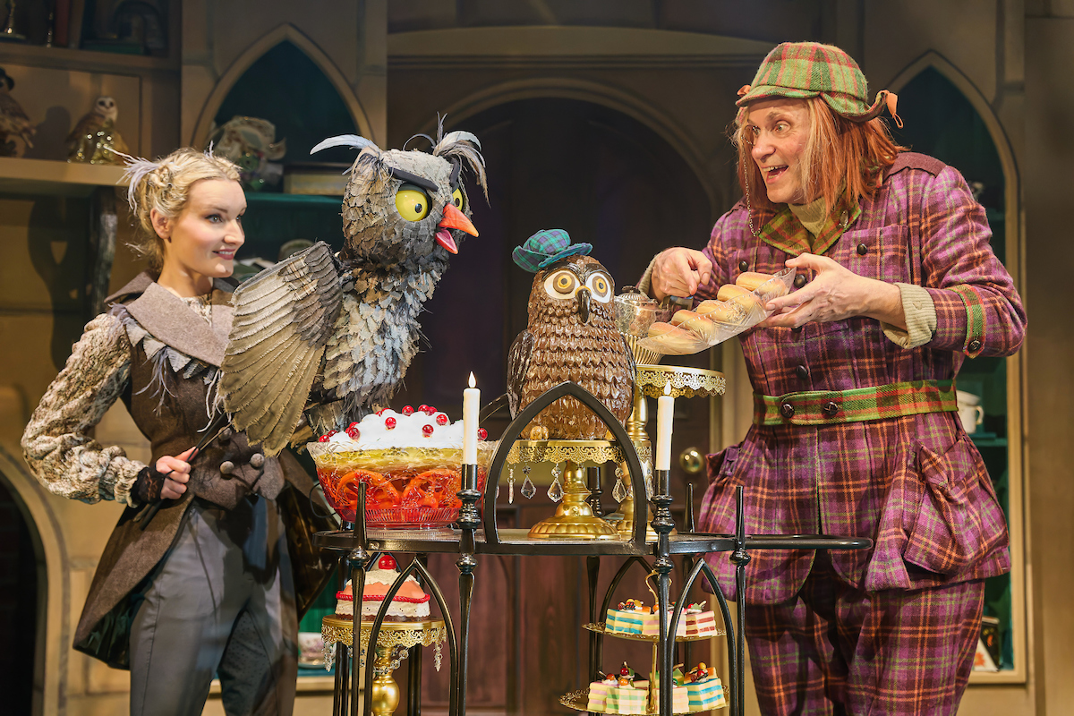 TICKETS STILL AVAILABLE: Awful Auntie shows at @WolvesGrand from Thursday 28 - Sunday 31 March. Read more here 👉 tinyurl.com/y4dfbnum