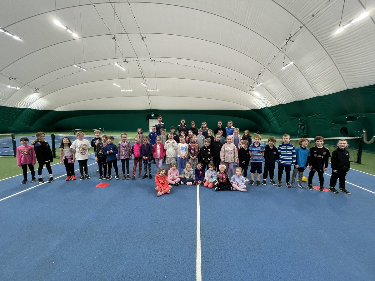 BridgendTennis's tweet image. 🎾Day 1 of Easter Camps

👩🏾‍🤝‍👩🏼43 children

🔵6 U5’s
🔴26 U8’s
🟠5 U10’s
🟢6 U12’s

😉Indoor tennis

🤪Loads of fun

👇Limited space available this week, book below:

clubspark.lta.org.uk/BridgendTennis…

#CommunityClub #awardwinning #easteractivitiesforkids #tenniscoaching #holidaycampsforkids