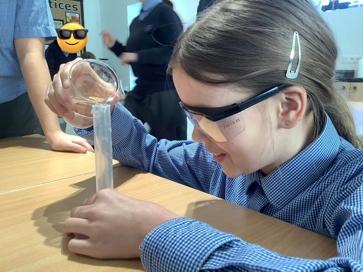 BJAB_Science's tweet photo. Today #BJABYear7 have been improving their measuring skills whilst investigating neutralisation reactions 👩‍🔬 🧪 #BJABSTEAM https://t.co/i8houJZTky