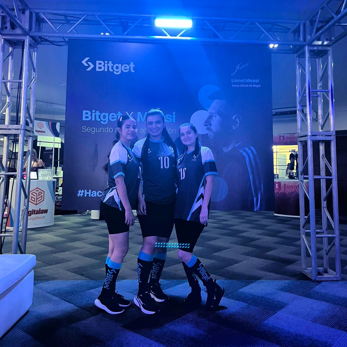 BitgetES's tweet photo. Like si quieres un #bitup en tu país.
#Mexico, cuenta regresiva para @talentrepublic_ ! https://t.co/vMN146dceg
