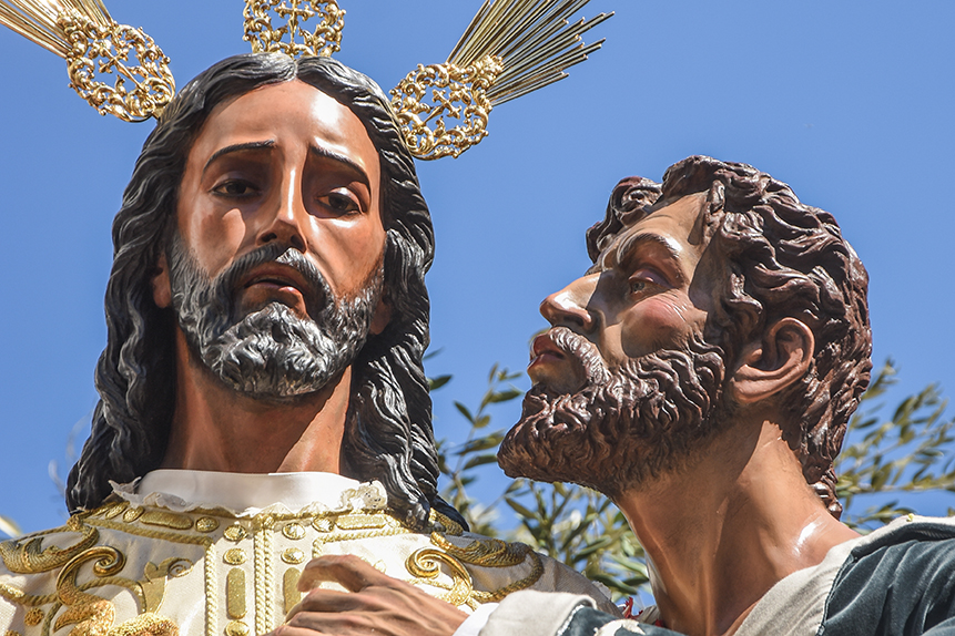 MundoDelCofrade's tweet photo. Ya está la traición de Judas a Jesús en la calle. Disfruten del Lunes Santo. https://t.co/jpsqvfYp4R
