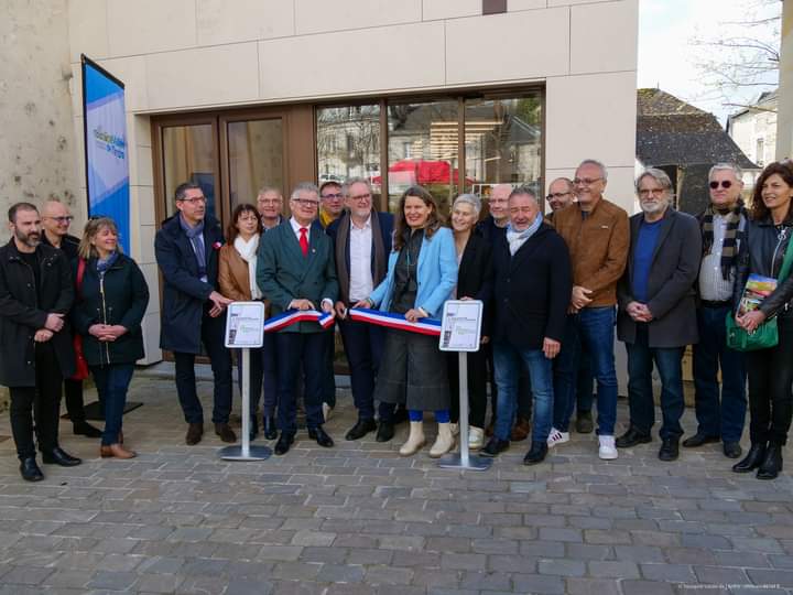 Ce samedi le nouveau bureau d'accueil de l'Office de Tourisme à Azay-le-Rideau a été inauguré 

➡️ Un nouvel espace écoresponsable pour accueillir les touristes sur le territoire 🌿

Pour en savoir plus : comcomtvi.fr/le-nouveau-bur…