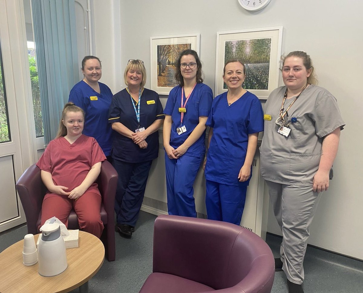 The lovely fetal medicine team are excited by the recent delivery of lovely new art work. We hope these paintings will bring some calm to both patients & staff. You can spot them across the Cotswold Centre @NorthBristolNHS 💙