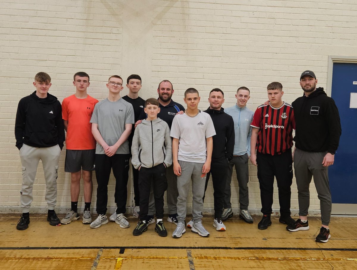 Tonight, I visited some of the boys involved in the @Fight2Thrive programme ran by @Stevenward_ . A brilliant programme teaching the young people resilience, discipline, and self belief through boxing. Well done Stevie 👏