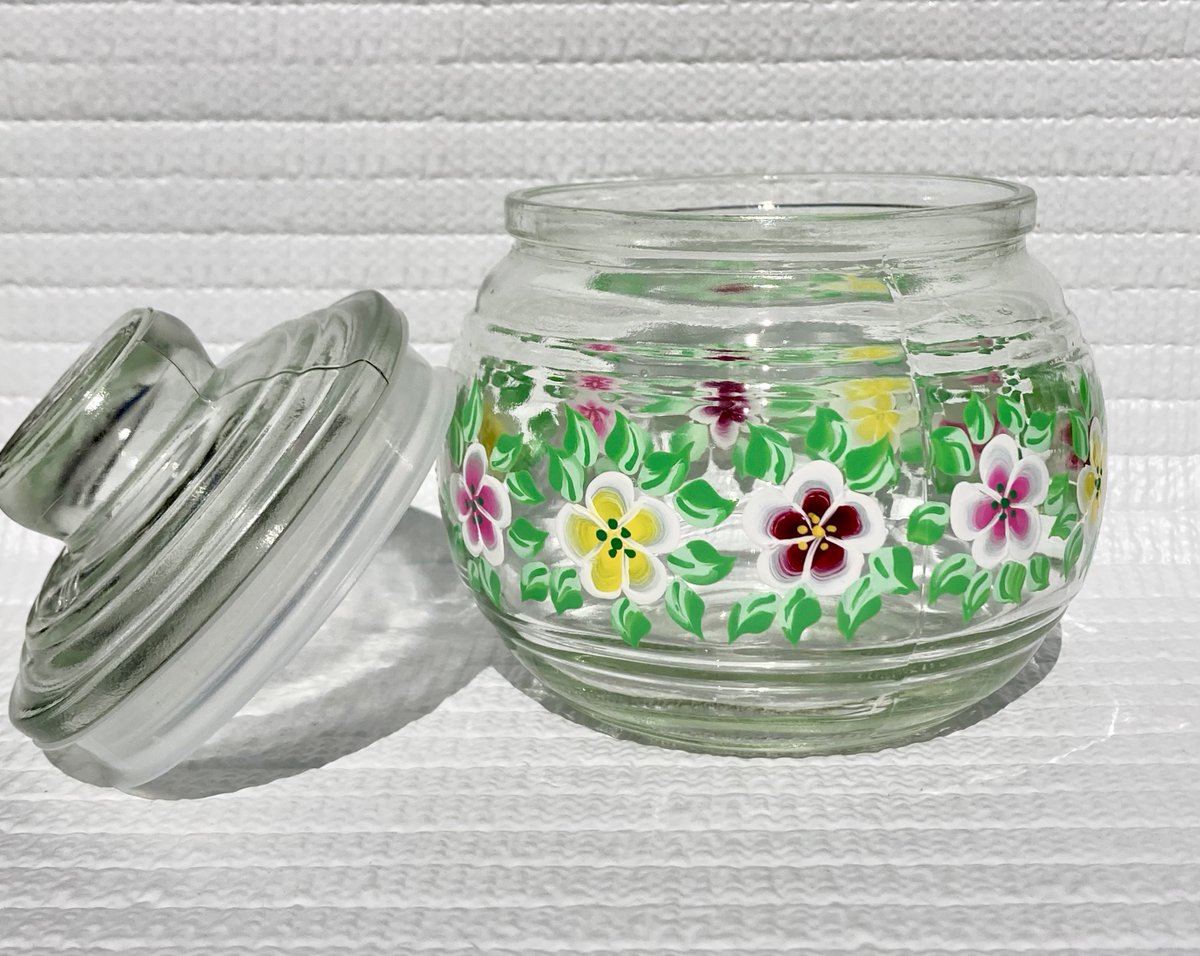 Floral sugar bowl etsy.com/listing/142787… #floralsugarbowl #candyjar #giftsformom  #SMILEtt23 #housewarminggift #CraftBizParty #shopsmall #etsy
