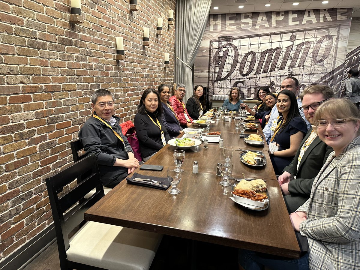 When the Loyolans and Chicagoans meet #USCAP2024 @loyolapathology @UICPathology @UChicagoPath @eva_wojcik @barkanga @maria_picken @aflevent @gvencut1 @KMirza - missed quite a few people in this gathering but it wasa joy reconnecting ❤️