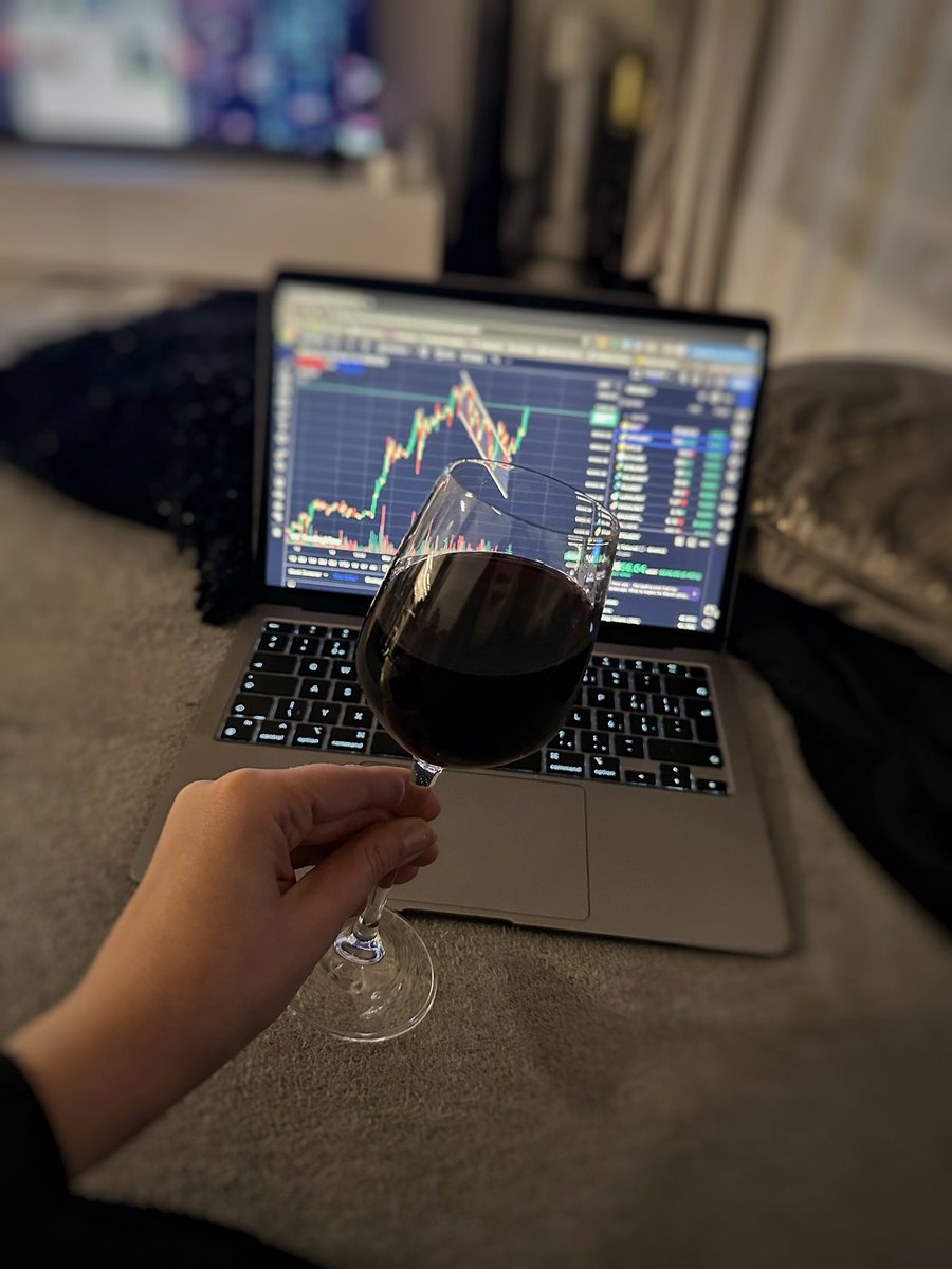 Cheers to everyone who are still here🥂❤️‍🔥

To those who survived that terrible and long Bear Market. 

Because it's YOU🫵🏼 who deserve this epic #BullMarket and financial freedom💰🚀