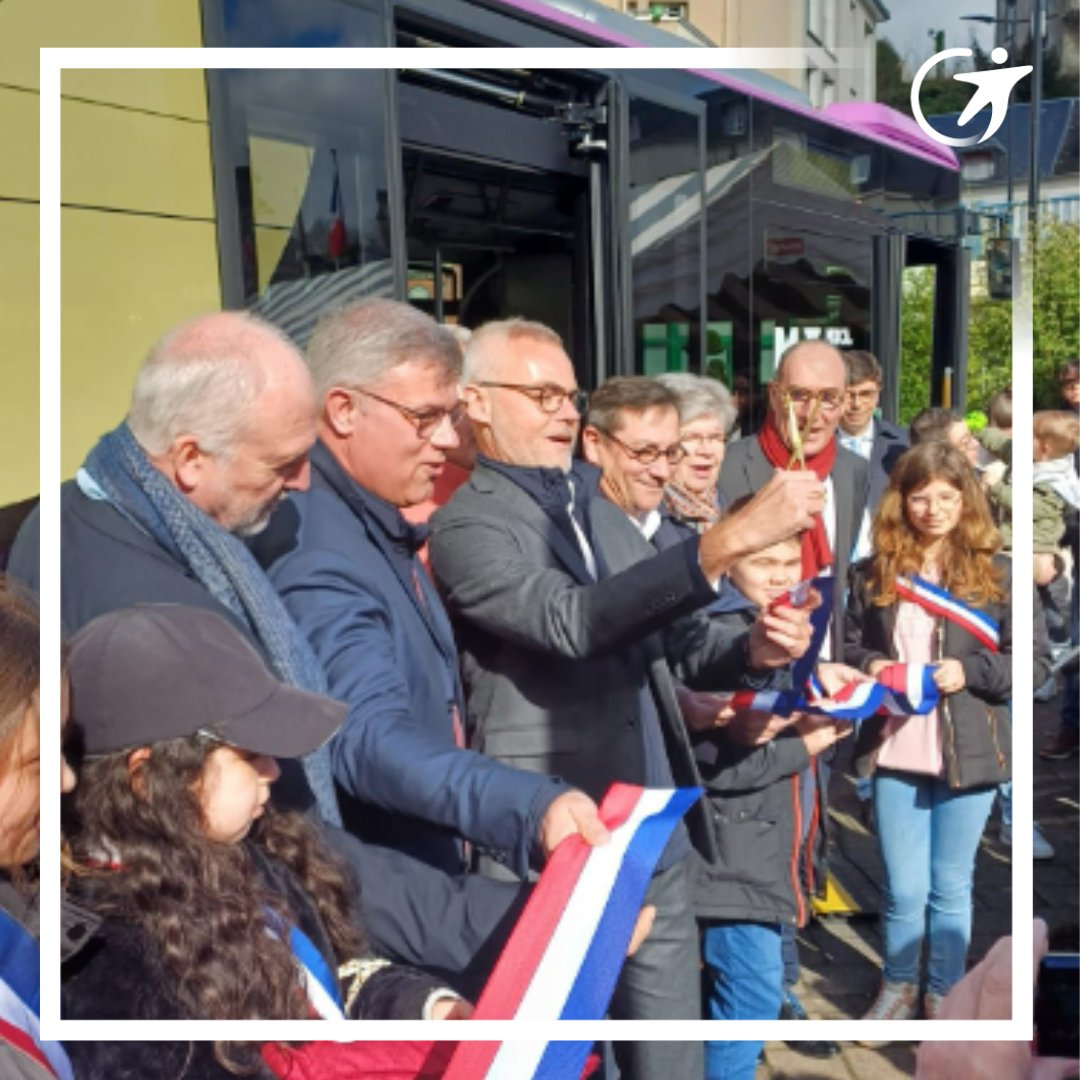 📸Inauguration le 16 mars dernier du nouveau réseau #MOCA, pour MObilité Caux Austreberthe, qui desservira les villes de Barentin, Pavilly & Villers-Écales avec :  🚌2 lignes de bus aux passages réguliers 🌱2 bus hybrides roulant au bio-carburant HV0 100 #TransdevNormandie ⤵