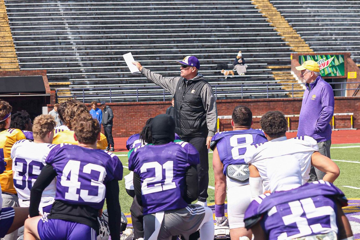 𝙂𝙀𝙏𝙏𝙄𝙉’ 𝘼𝙁𝙏𝙀𝙍 𝙄𝙏 😤

#WingsUp | #AimHigh