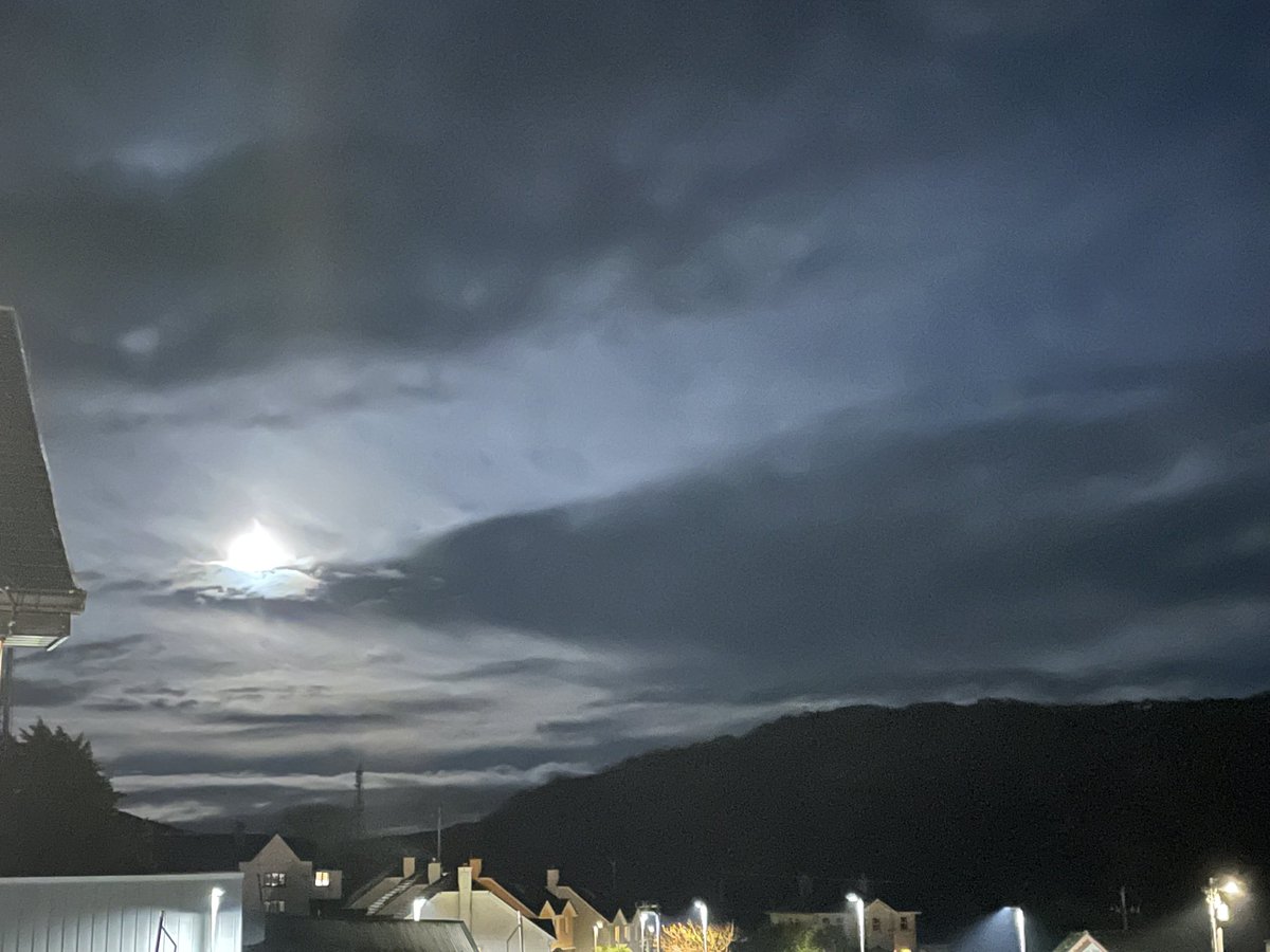 berjeffries's tweet photo. Day 85 #100daysofwalking  a late finish but the rain has stopped and the moon is out #connemara #100daysofwalking24 https://t.co/LWRHo0Wzgb