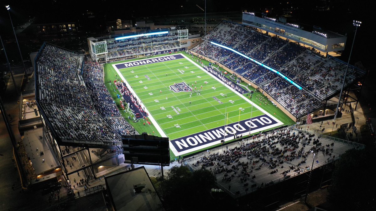 ronanchambers74's tweet photo. Excited to receive an offer from Old Dominion University! #ReignOn @coacher_Hut @ODUFootball https://t.co/MPLsXKpMIJ