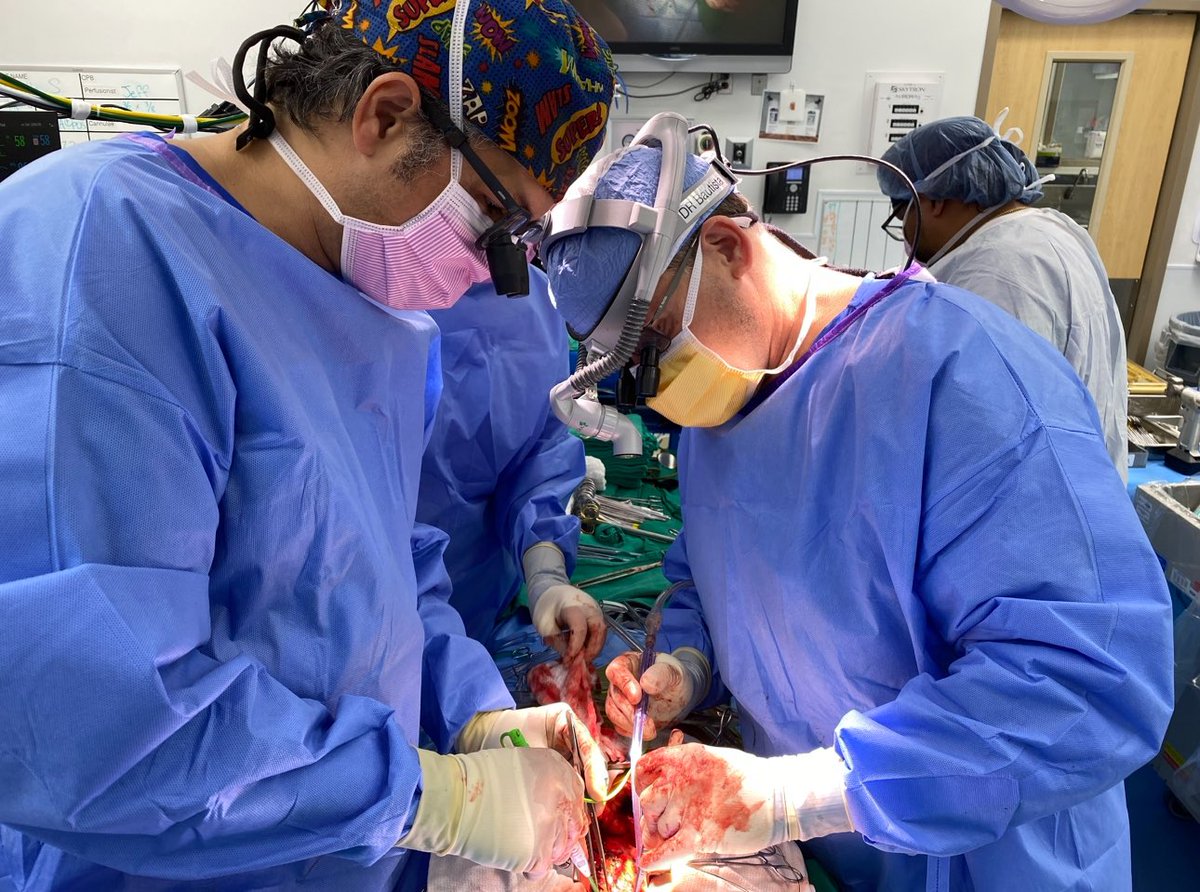 Last week I was honored with @vicenteorozco2 from @Texas_Heart @BCM_Surgery guiding us @childrenshospsa doing a redo aortic root surgery in a Marfan pt. Left the OR extubated and is already 🏠 Thank you for sharing your expertise and your institution’s 🌎 renowned-experience!