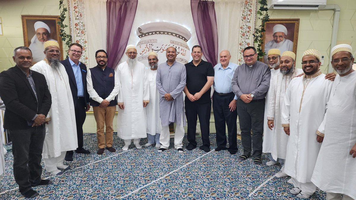 Attended iftar in Auckland with @Dawoodi_Bohras community known for philanthropy & community service PM @narendramodi always considers them very close to his heart and shares a very special relationship @IndiainNZ @Minoritiesfdn @brewercameron @shabbir2515