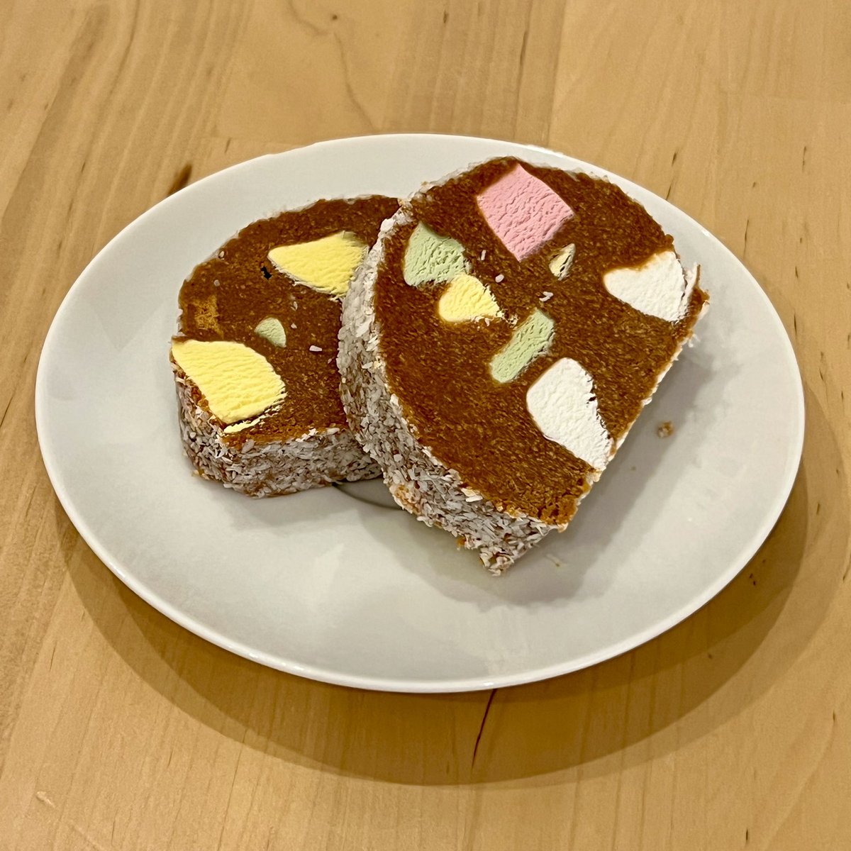 Sometimes, when home feels a long way away, there’s nothing like baking treats from 🇳🇿 New Zealand to make it feel that little bit closer. Presenting the world-famous (in #NZ at least…) Lolly Cake! The Vienna edition, which we like to think is almost as good. 😉 #lollycake 🥰