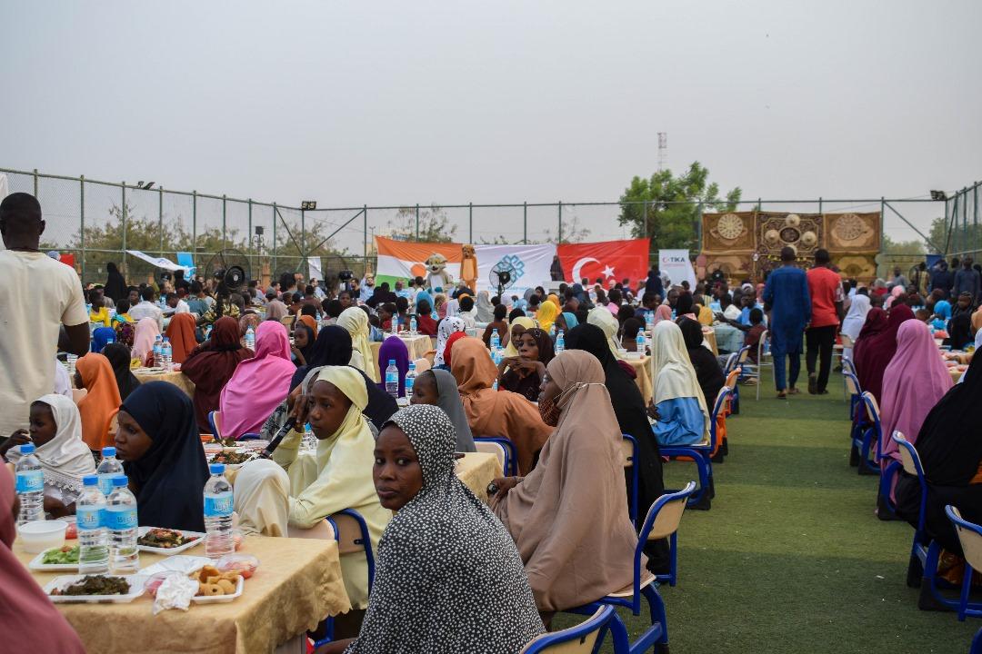 Vice-Président de la Fondation Maarif de Türkiye Prof. Dr. Ahmet Emre BİLGİLİ a visité notre Bureau dans le cadre de son programme au Niger, puis a assisté à notre iftar organisé conjointement avec la Représentation de la Fondation Maarif à Niamey.