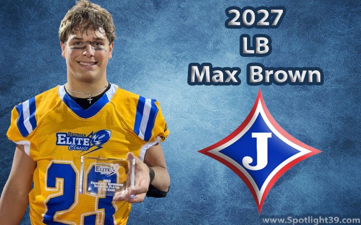 🏈 FEATURE ARTICLE 🏈 Jefferson High's freshman linebacker sensation, Max Brown, is blazing trails on and off the field! From dominating workouts to the field, he's a force to be reckoned with! But his talents don't stop there… FULL FREE ARTICLE 🔗: spotlight39.com/articles-1/202…