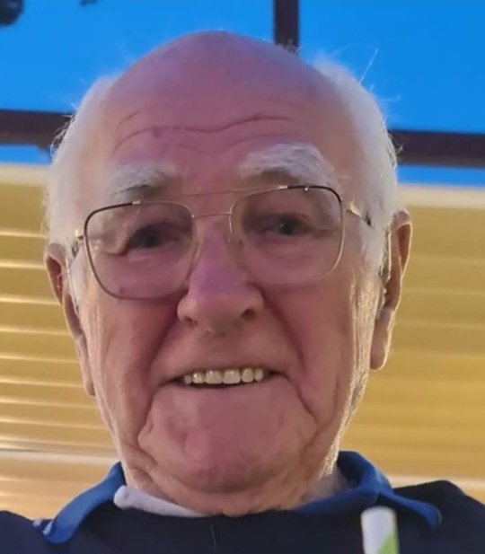 It is with a very heavy heart, I have to tell you, my dad died this lunchtime. The infection he caught, he was not strong enough to fight and he went to the Lord and midday here.
Please keep him in your prayers
Thanks dad for everything.
God bless you and keep you safe. 
Love you