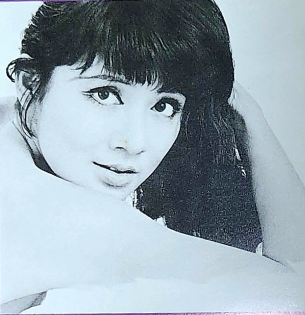 この当時は、“緑魔子の彼氏”だった石橋蓮司さん…😅