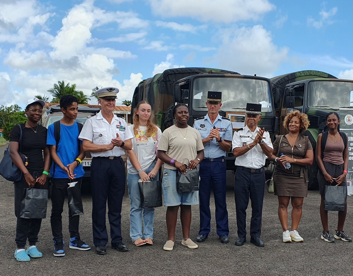 Organisé par les Forces Armées aux Antilles avec le rectorat, l'IHEDN, la gendarmerie, le Rallye citoyen permet aux lycéens de se challenger autour des notions de #Défense au contact de professionnels. karibinfo.com/news/guadeloup… #Éducation