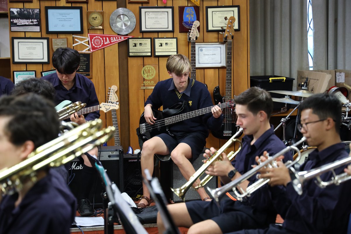 AucklandGrammar tweet picture