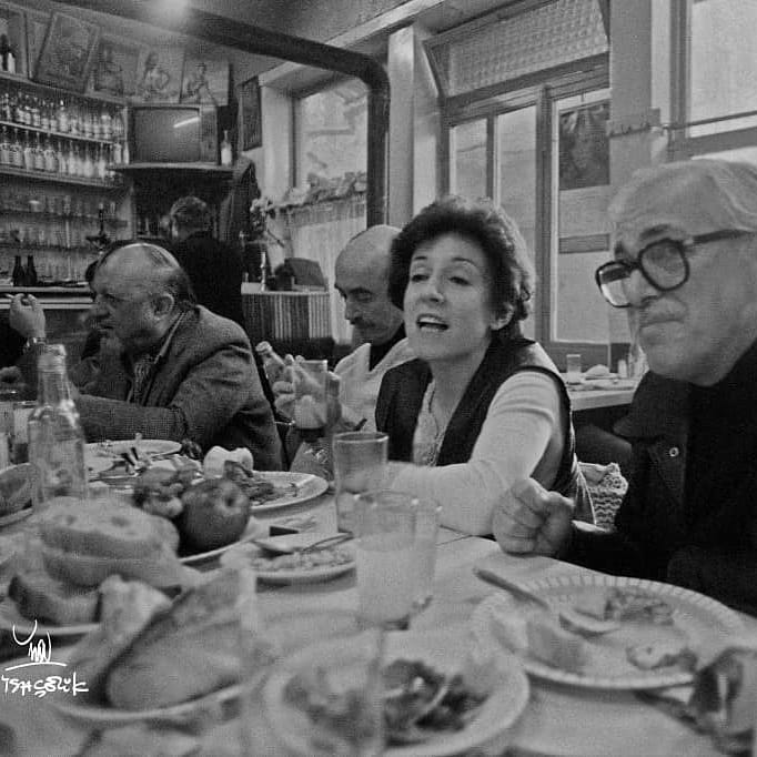 26 Mart Dünya Ölmeme Günü:

Masada bulunanlar: Can Yücel, Salim Şengil, Edip Cansever, Tomris Uyar, Muhteşem Sünter,  İsa Çelik, Mehmetcan Köksal, Turgut Uyar, Dürnev Tanseli, Nezihe Meriç, Ömer Uluç, Tunga Uyar.

📷: İsa Çelik Arşivi 
📆: 26 Mart 1981