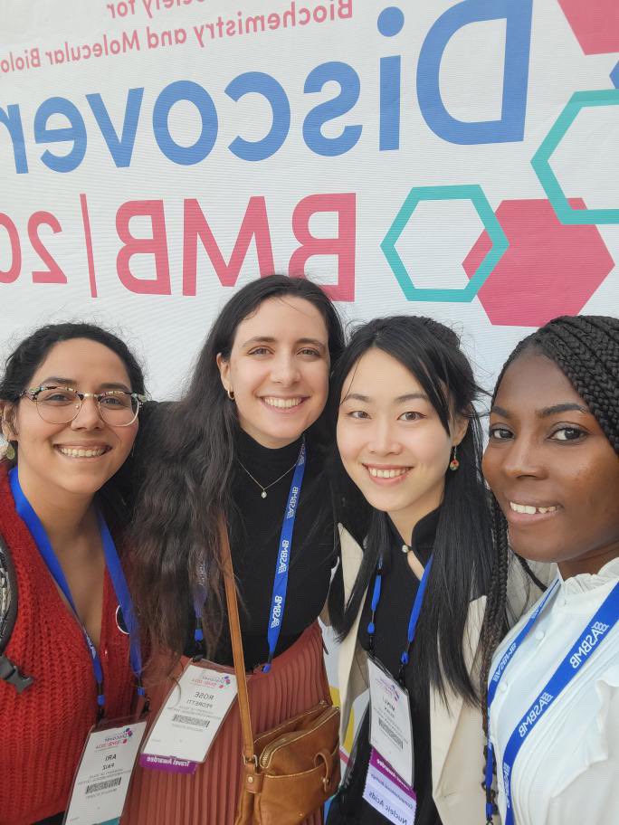 What I learned today at #DiscoverBMB : 1) LinkedIn is a great resource for non-academic career paths 2) abt opportunities outside academia post-PhD 3) there’s a QR code for yourself on LinkedIn! 4) i should have been connecting w and taking selfies w ppl I meet at workshops :)