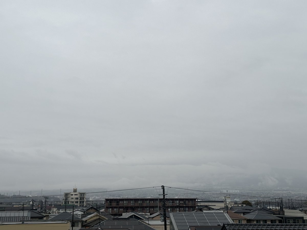 2024年3月26日（火）6:15🕊️🌸
皆さん🎶おはようございます
9℃/14℃☂️
雨天です☂️日中の気温低めです🥶体調管理にご注意下さい😊🍵🌸
「ケサフジ」🗻👩雲に隠れて☁️連休中です😴(^^)今日も良い一日をお過ごしください⛩💐☕️🌼🌹🐉
本日も❤️にてリプのお返事とさせて下さい🤲💐🌸
#富士市
#富士山