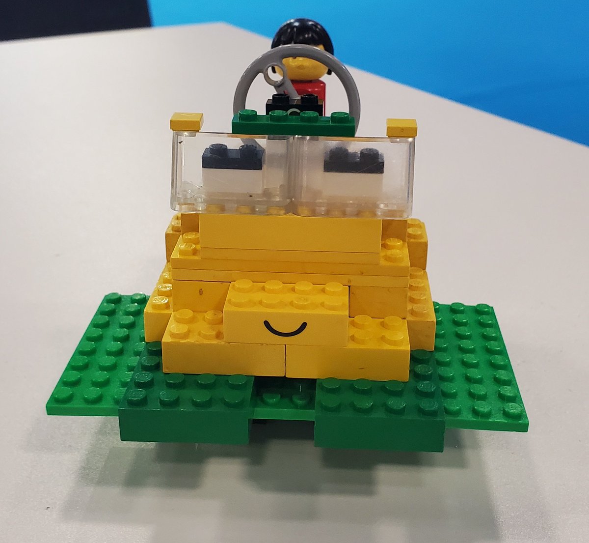 I made a 'frog' mobile at #KubeCon EU in Paris. 🤣 Thanks for joining my #LEGO table @spotfoss, @brooke_jamieson, and @juliaferraioli. Did anyone else at KubeCon make something interesting you want to share? Either at this KubeCon or in the past?