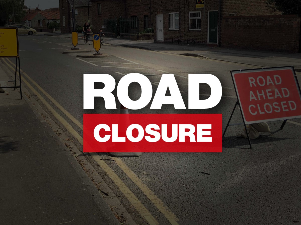 We are currently dealing with a fatal collision on the #A27 in #Fareham - the A27 is closed both directions between Quay Street roundabout and junction 11. Please avoid the area while this closure remains in place. Full details here >>> orlo.uk/dvPdh