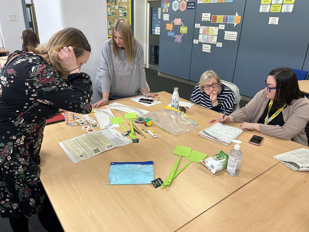 A great turnout for the latest Step to Sounds session @GIC_Glasgow this afternoon. We explored the targeted phonics intervention toolkit and resources and heard how it is already supporting learners across the city #phonics #earlyreading #alllearnersallachieving @Doug_GCC