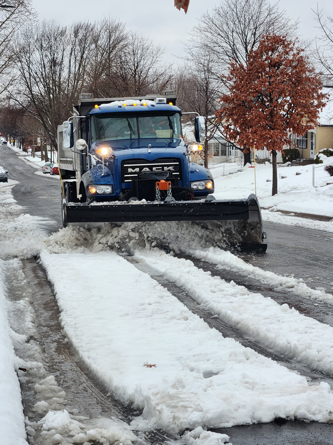 SNOW UPDATE: Crews will continue to plow center cuts on @cityofsaintpaul residential streets throughout the evening. We are plowing and salting arterial streets and bridge decks as needed. As temps drop, expect refreeze tonight. Drive with caution. Updates stpaul.gov/snow