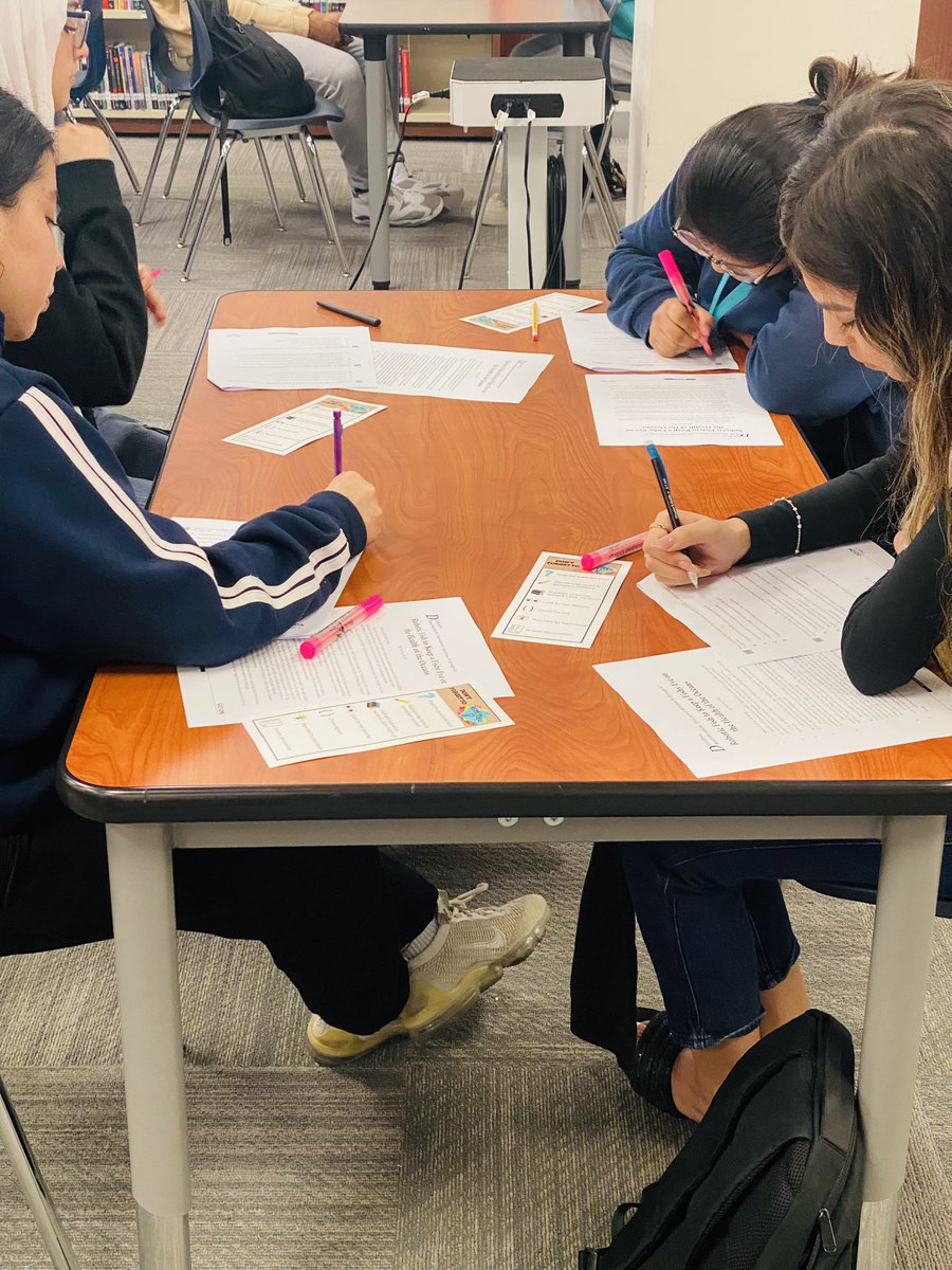 hagel_lacy's tweet image. Scholars at @SHS_Mustangs are diving into STAAR strategies! @DallasTexans1 @GISDRLA @GISDTLD @ambermhope