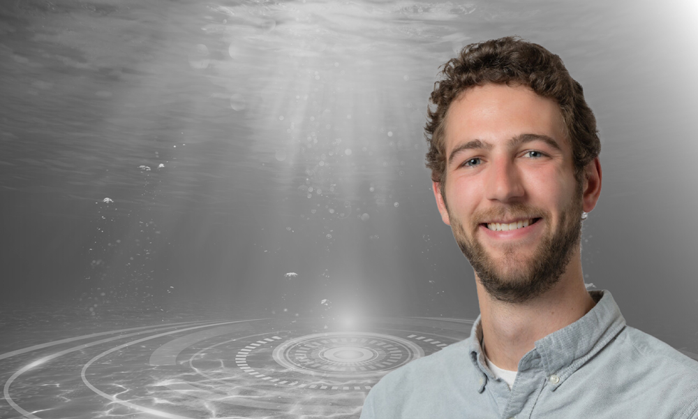 Alec Schnabel, NREL #MarineEnergy researcher, is helping find solutions in the fight against climate change! 💪 Find out how his power electronics research for #WaveEnergy devices could revolutionize #CleanEnergy generation. Read more about his journey. 🌍 bit.ly/NRELBeneaththe…