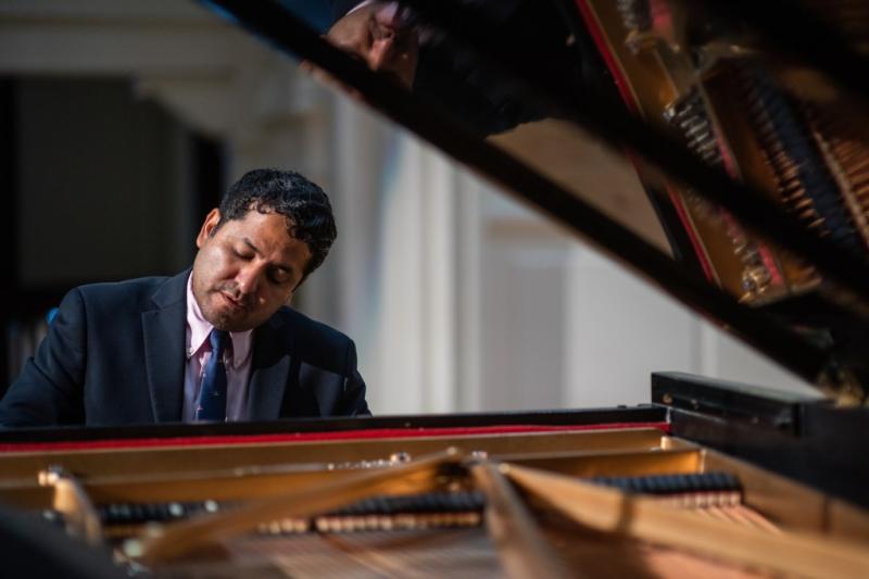 Dean Washington Garcia is an inspiring figure whose journey led him back to supporting young artists at Stetson. We wish him luck tonight at his sold-out performance with the Orlando Philharmonic Orchestra. Check out his feature in the @OrlandoSentinel: ow.ly/PHRG50R1ivy