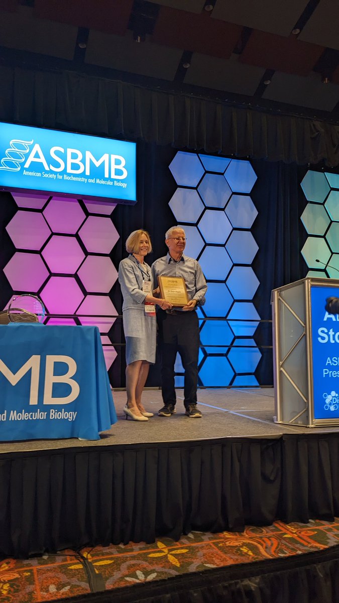 ASBMB's tweet photo. Congratulations to @NCIEytanRuppin of @theNCI for winning ASBMB's DeLano Award! His talk has been fascinating, especially learning about an upcoming clinical trial for breast cancer. #CancerResearch #transcriptomics #BreastCancerTreatment #AIMachineLearning #DiscoverBMB https://t.co/isiCfpsavP