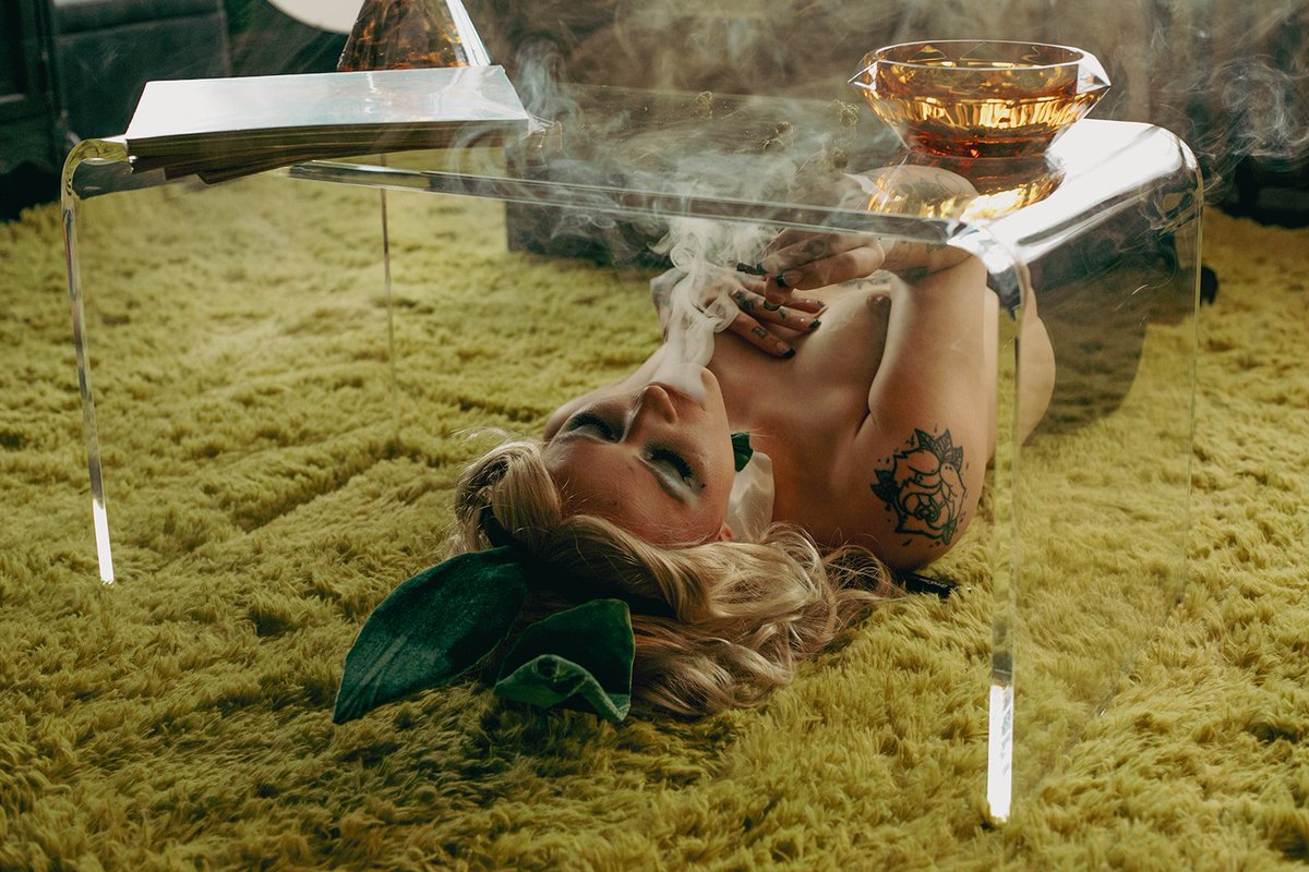 LadyLense's tweet photo. Where my weed lovers? 💨
#420 #stoners #weed #playboy #letsgethigh https://t.co/R0fE2XZs7b
