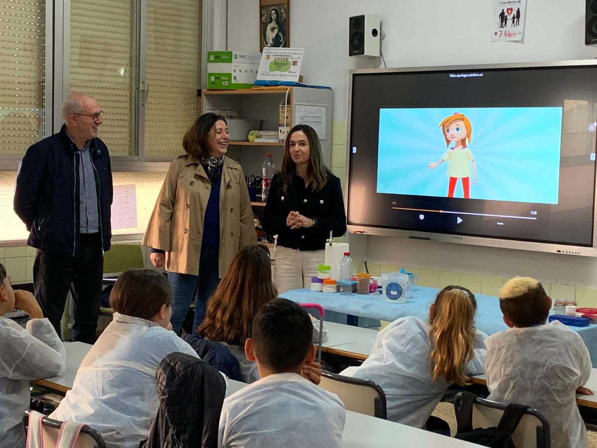 AiguesCullera's tweet photo. 🌊💧 El viernes tuvimos una emocionante sesión de Aqualogía con los concejales de Educación y del Ciclo Integral del Agua en los colegios de nuestro municipio. ¡Educación y conciencia para un futuro más sostenible! #AigüesDeCullera #Aqualogía https://t.co/UEoDwULRwy