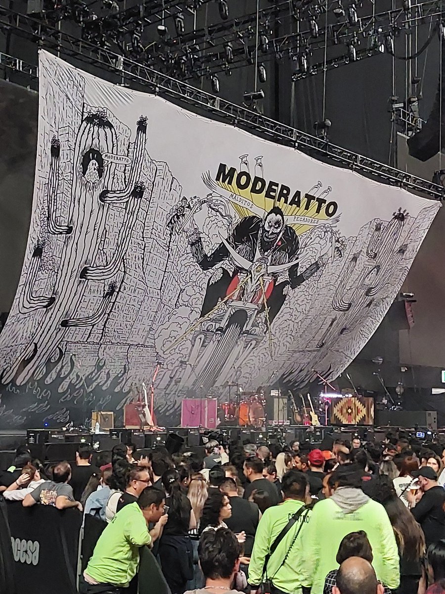 - El León - tweet media