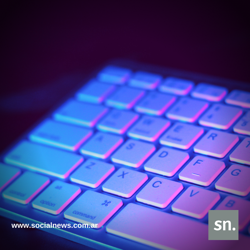 Social News tweet media