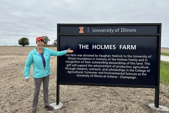 Vaughan Hedrick's donation of farmland to the College of ACES shows you don't need to be an alumnus to support the future of agriculture. 🧑‍🌾

Her gift of the Holmes Family Farm opens new doors for sustainable farming research and education. 🧑‍🎓🌾

🔗: tinyurl.com/yc4esx3j
