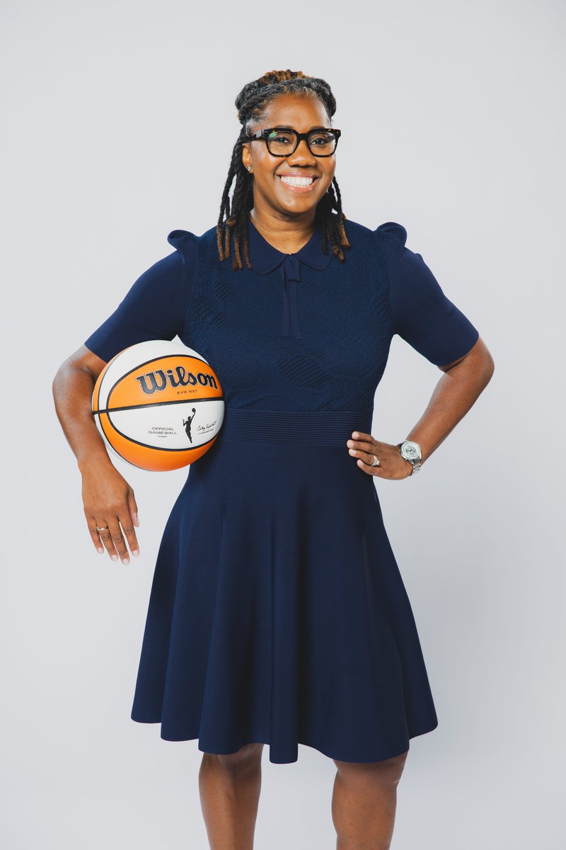 On Friday, April 12, the New York University Alumni Association (NYUAA) will honor trailblazing sports executive and CEO of the New York Liberty, Keia Clarke (SPS ’06), with the Distinguished Alumni Award. 

Keia Clarke, CEO of the New York Liberty, spearheads all aspects of the