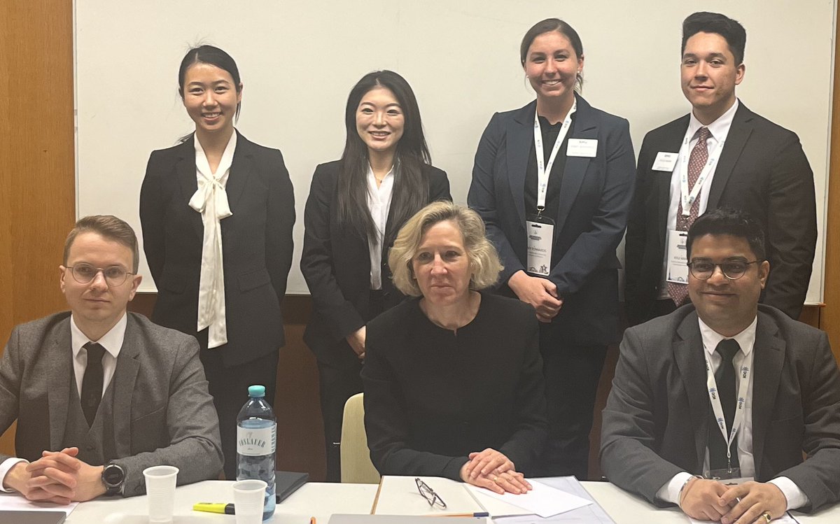 In Round 3 of @VisMootVienna @SMULawSchool squared off against the University of Victoria British Columbia. It was a super fun round. One more general round to go! @HKAGlobal @SMURowlingCtr